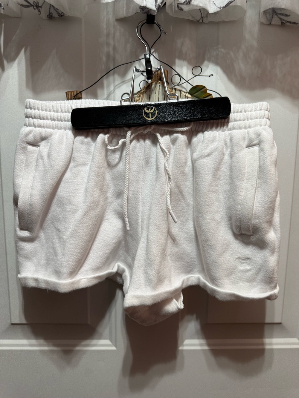 PINK Victoria's Secret White Fleece Drawstring Shorts with Pockets Size M
